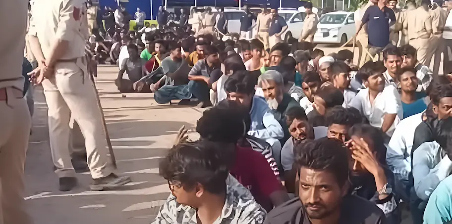 India Airlifts 160 Illegal Bangladeshi