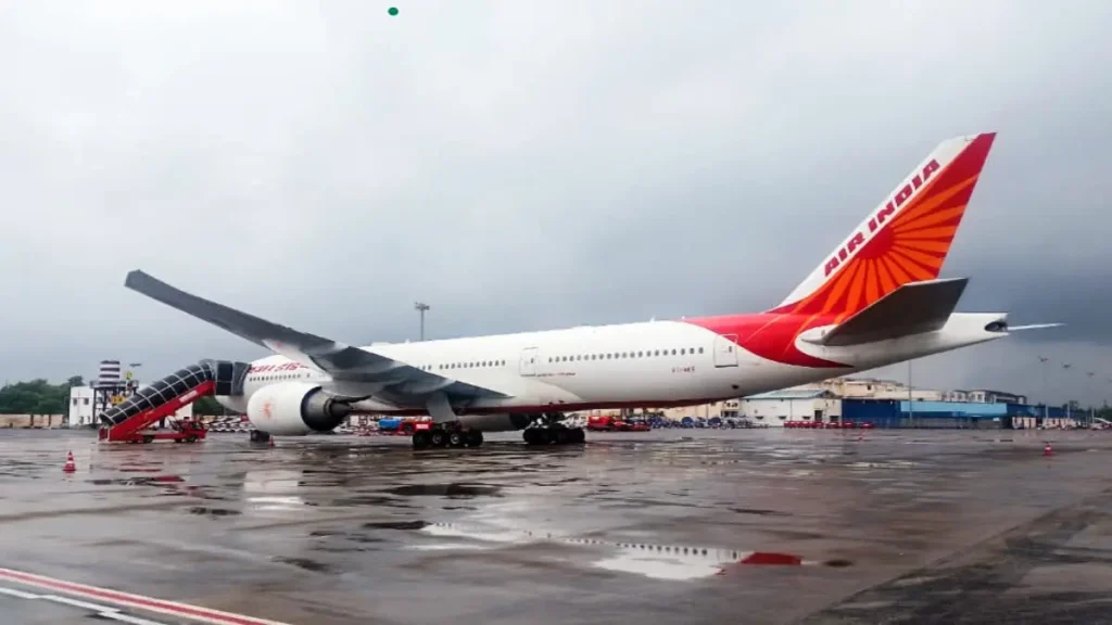 Delhi-Paris Flight